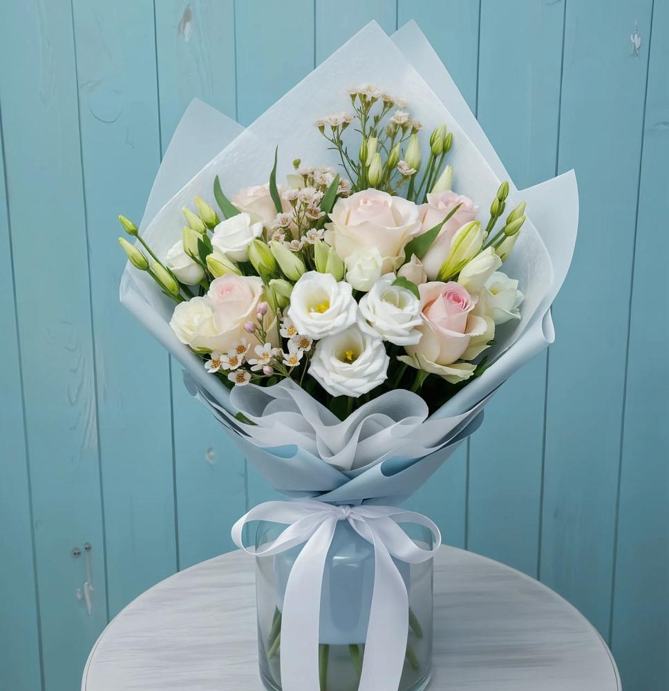 Букет цветов из: Розы и Лизиантусы в Ясные Зори