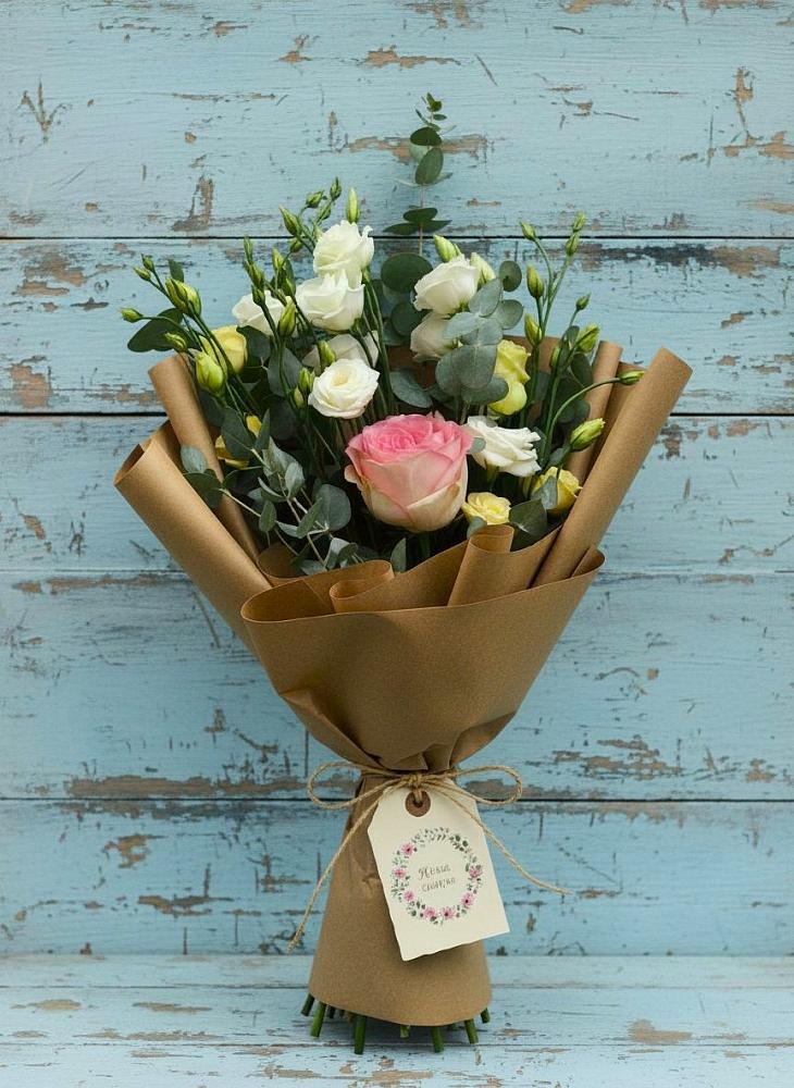 Букет цветов из: Розы и Лизиантусы в Ясные Зори