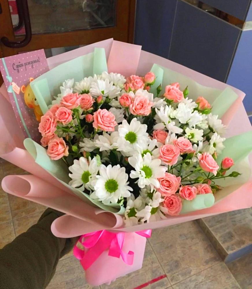 Букет цветов из: Розы и Хризантемы в Ясные Зори