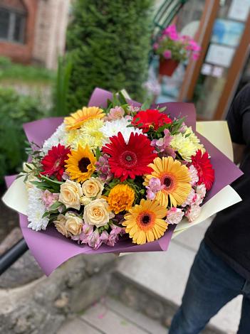 Букет цветов из: Герберы, Ромашки, Хризантемы, Розы и Подсолнухи в Ясные Зори