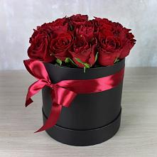 Цветочная композиция из Розы в шляпной коробке в Ясные Зори