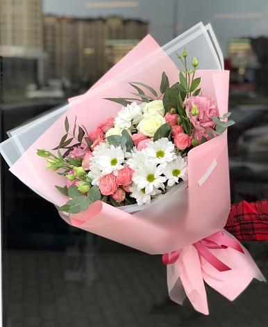 Букет цветов из: Розы, Лизиантусы и Хризантемы в Ясные Зори